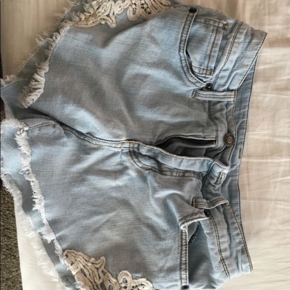 woman’s designed shorts - Picture 1 of 3
